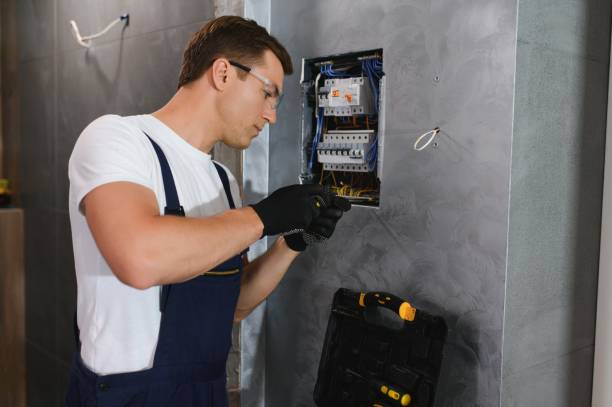 Best Affordable Emergency Electrician  in Seymour, WI